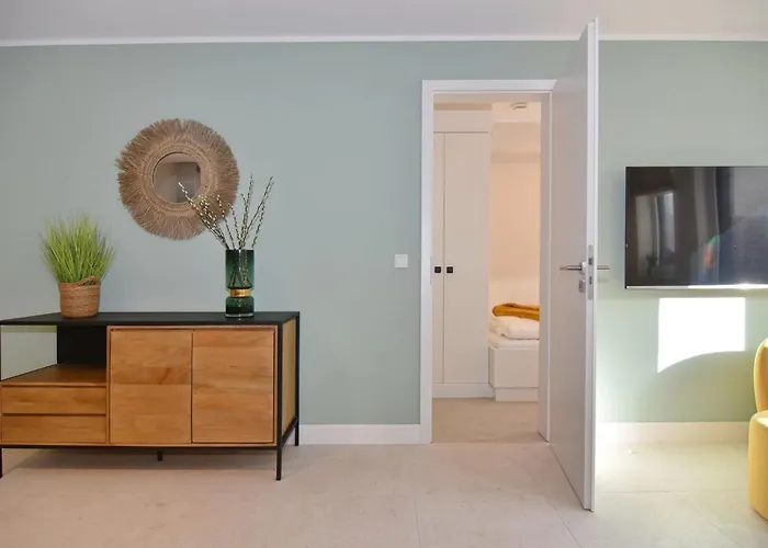 Ebbe Flut, Whg 2 Lägenhet